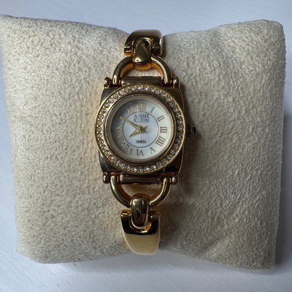 Women's Vintage Anne Klein Gold Tone Swiss Made Wristwatch & crystal rhinestones - Picture 10 of 10